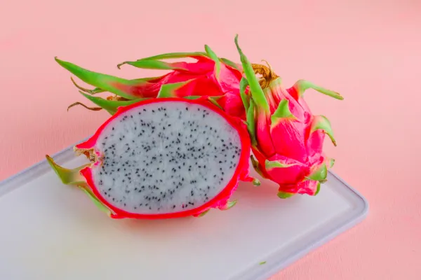 Rhum arrangé fruit du dragon menthe