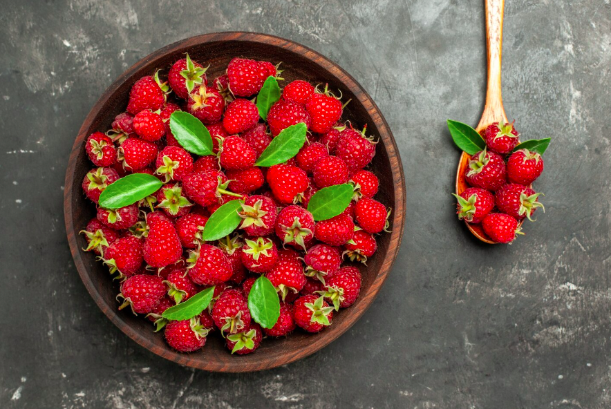 Rhum arrangé fraises et framboises