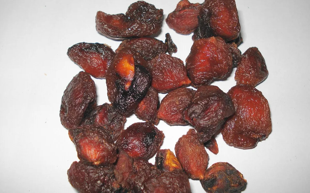 Rhum arrangé figues, pruneaux et raisins secs