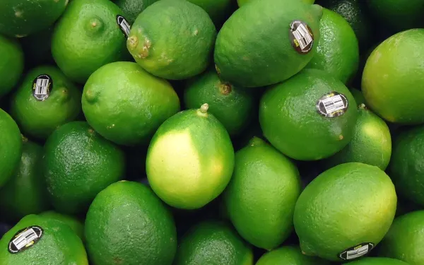 Rhum arrangé bananes séchées et citrons verts