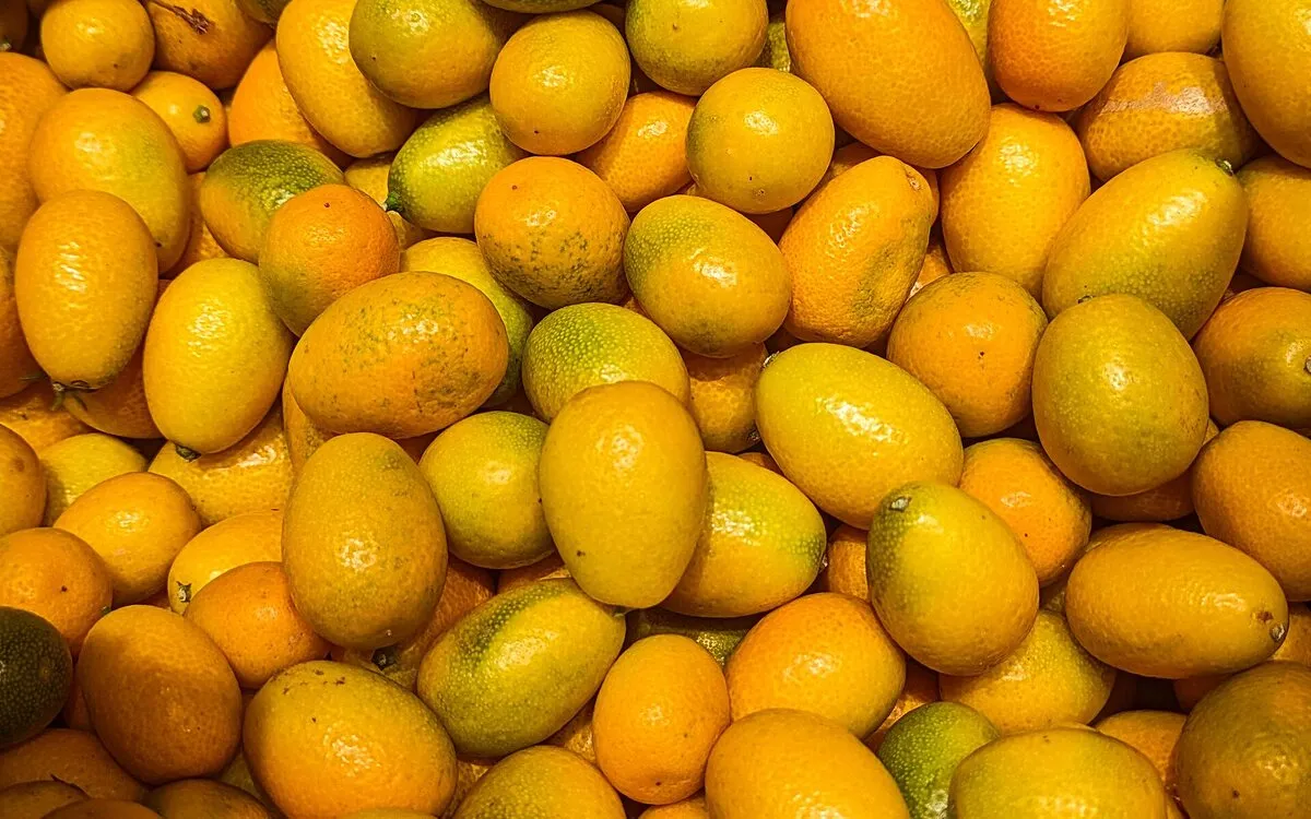 Rhum arrangé ananas, kumquat et combava